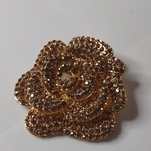 Heavy Metal Rhinestone Gold Tone Large Rose Brooch - Picture 3 of 13